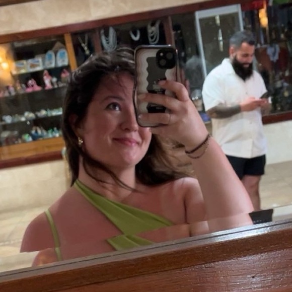 POSH AMBASSADOR ❣️ - Picture 2 of 4